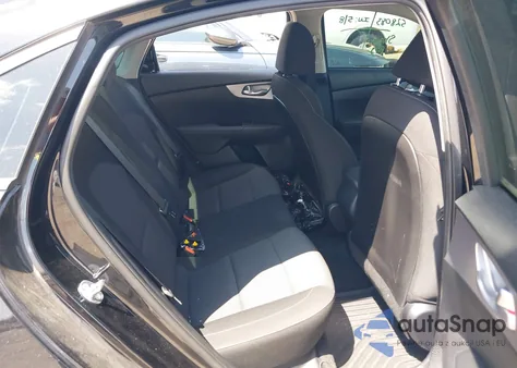 2022 Kia Forte Lxs z USA, uszkodzony, nr VIN 3KPF24AD9NE471835